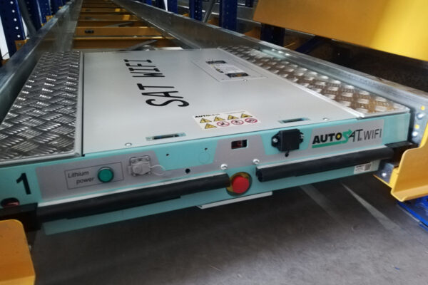 Sistema de almacenaje dinámico por Carros satélite